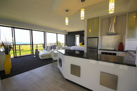 Horizon Deluxe Apartments - Tourism TAS 3