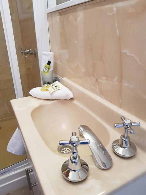 Blue Seas Holiday Villas - Tourism TAS 40