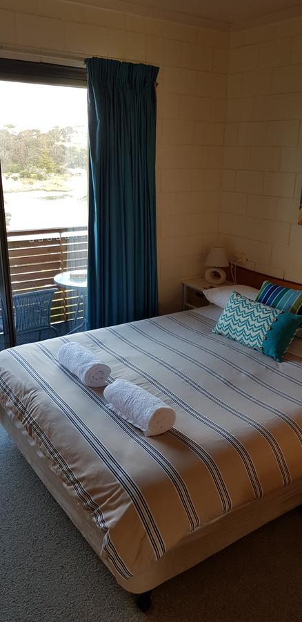 Blue Seas Holiday Villas - Tourism TAS 27