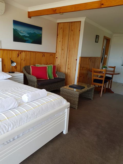 Blue Seas Holiday Villas - Tourism TAS 37