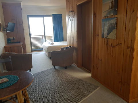Blue Seas Holiday Villas - Tourism TAS 25