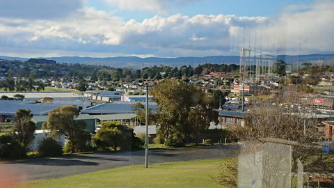 Youngtown Executive Apartments - 2BR Included, Free Parking & Wifi, Sofa Bed & Cot Fee Applies - Tourism TAS 41