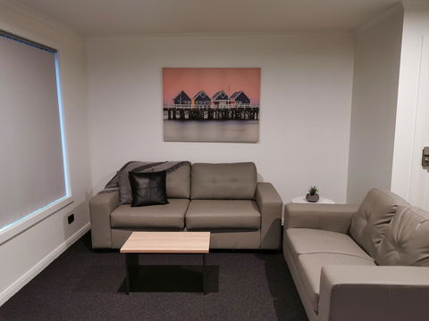 Youngtown Executive Apartments - 2BR Included, Free Parking & Wifi, Sofa Bed & Cot Fee Applies - Tourism TAS 4