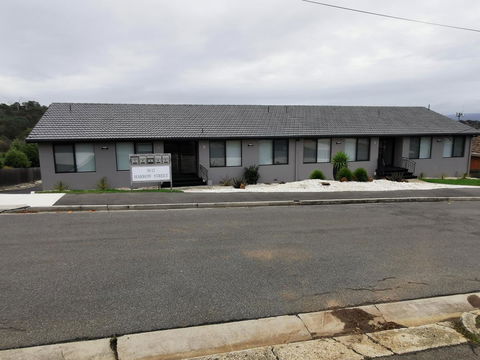 Youngtown Executive Apartments - 2BR Included, Free Parking & Wifi, Sofa Bed & Cot Fee Applies - Tourism TAS 18