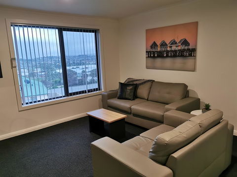 Youngtown Executive Apartments - 2BR Included, Free Parking & Wifi, Sofa Bed & Cot Fee Applies - Tourism TAS 35