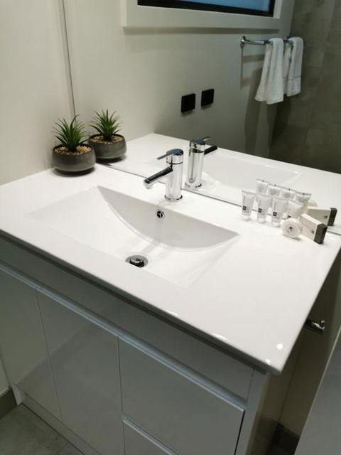 Youngtown Executive Apartments - 2BR Included, Free Parking & Wifi, Sofa Bed & Cot Fee Applies - Tourism TAS 38