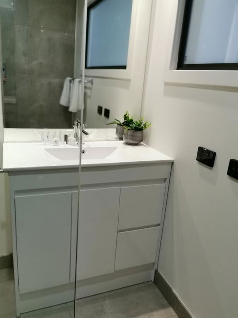 Youngtown Executive Apartments - 2BR Included, Free Parking & Wifi, Sofa Bed & Cot Fee Applies - Tourism TAS 6