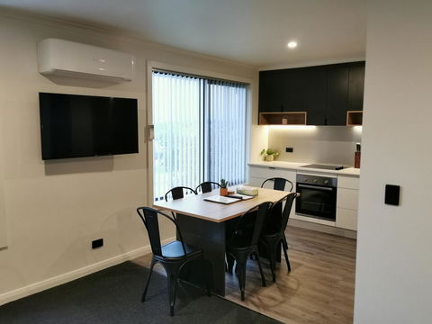 Youngtown Executive Apartments - 2BR Included, Free Parking & Wifi, Sofa Bed & Cot Fee Applies - Tourism TAS 0