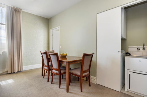Launceston Central Apartment Hotel Official - Tourism TAS 4