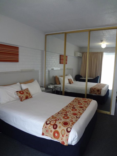 Adina Place Motel Apartments - Tourism TAS 28
