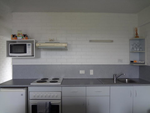 Adina Place Motel Apartments - Tourism TAS 26