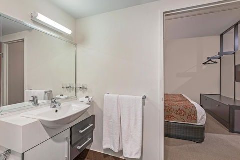 Mantra One Sandy Bay Road - Hobart Tourism 21