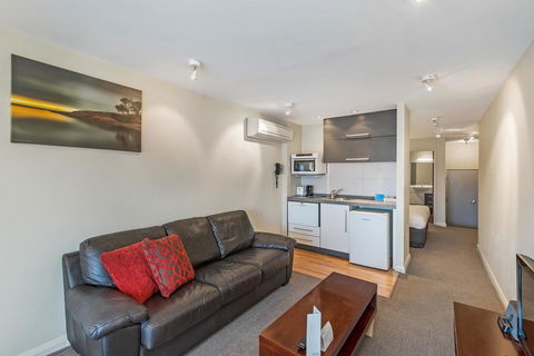 Mantra One Sandy Bay Road - Hobart Tourism 30