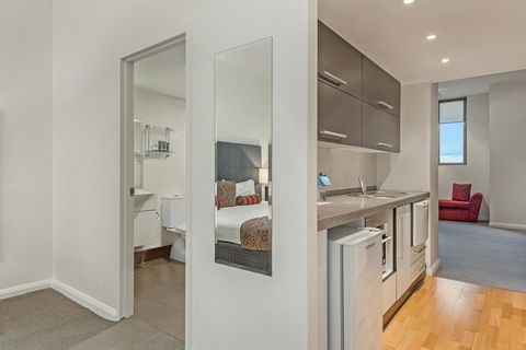 Mantra One Sandy Bay Road - Hobart Tourism 9