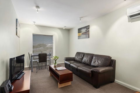 Mantra One Sandy Bay Road - Hobart Tourism 27