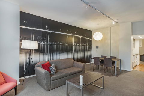 Mantra One Sandy Bay Road - Hobart Tourism 6