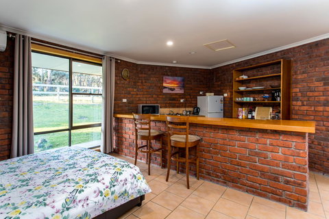 Acton Park Holiday Units - Tourism TAS 17