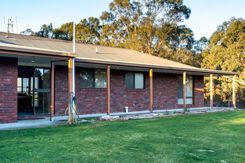 Acton Park Holiday Units - Tourism TAS 1