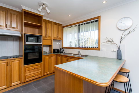 Acton Park Holiday Units - Tourism TAS 9