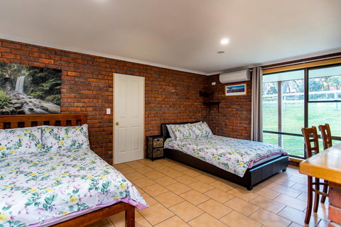 Acton Park Holiday Units - Tourism TAS 11