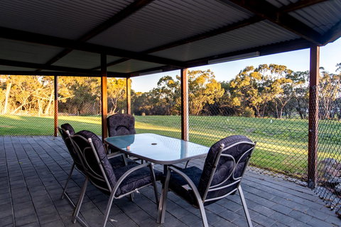 Acton Park Holiday Units - Tourism TAS 15