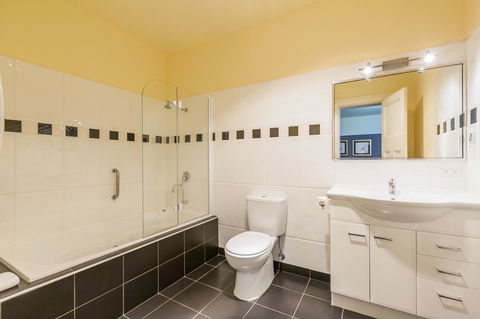 Graham Apartments - Hobart Tourism 36
