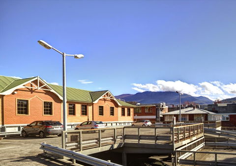 Mayfair Plaza Motel And Apartments - Tourism TAS 3