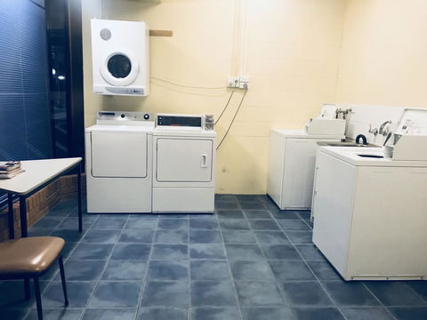 Mayfair Plaza Motel And Apartments - Tourism TAS 5