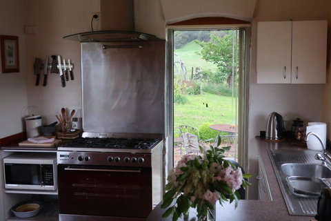Cherry Top Farmstay - Boutique Eco Village - Hobart Tourism 18