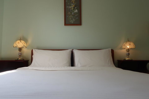 Cherry Top Farmstay - Boutique Eco Village - Hobart Tourism 13