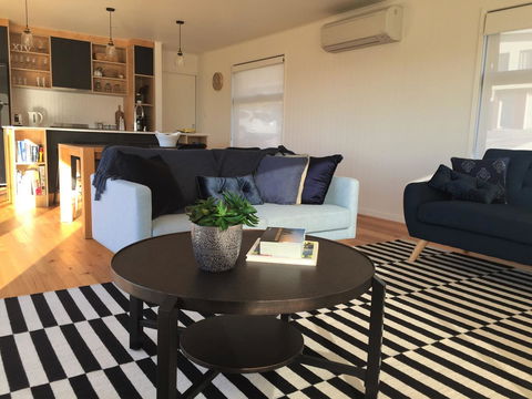 Beach House XIV - Hobart Tourism 7