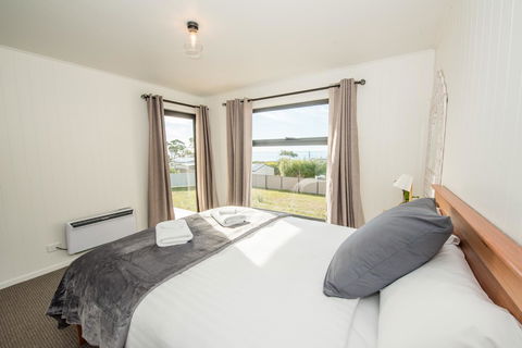 Beach House XIV - Hobart Tourism 9