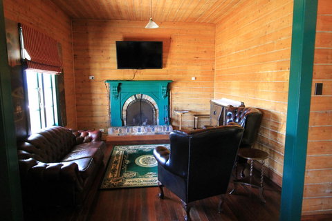 Kerrellie Cottages 2, 4 & 8 Reid Street - Tourism TAS 5