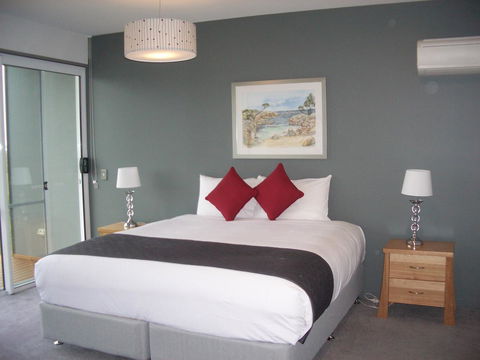 Pelican Point Sanctuary - Tourism TAS 33