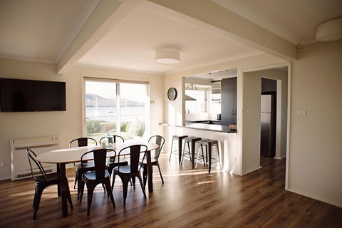The Holiday Home People - Hobart Tourism 7