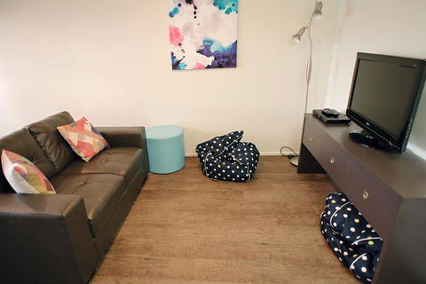 The Holiday Home People - Hobart Tourism 9