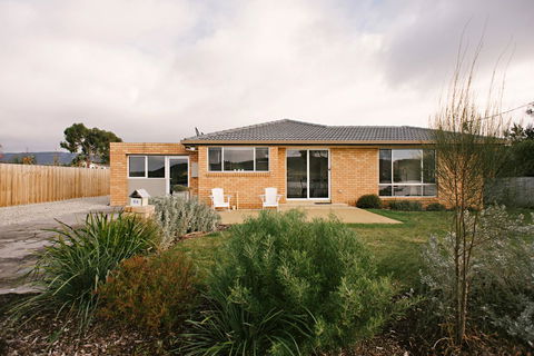 The Holiday Home People - Hobart Tourism 0