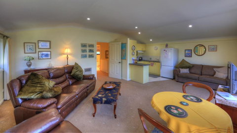 Birchwood On The River - Devonport, Tasmania - Self-Contained And Self-Catering Accommodation - Tourism TAS 17