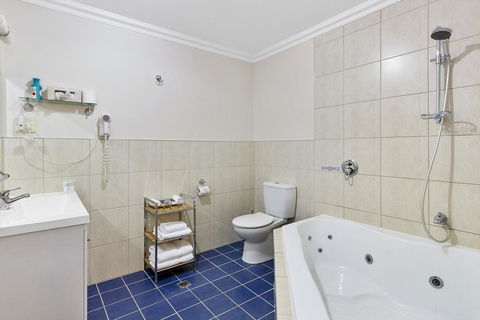 Oyster Cove Chalet - Hobart Tourism 12