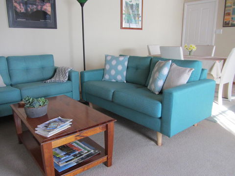 Elm Trees Accommodation @ Ross - Tourism TAS 12