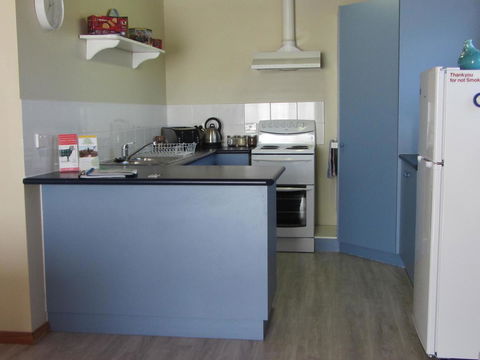 Elm Trees Accommodation @ Ross - Tourism TAS 19