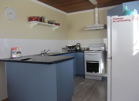 Elm Trees Accommodation @ Ross - Tourism TAS 17