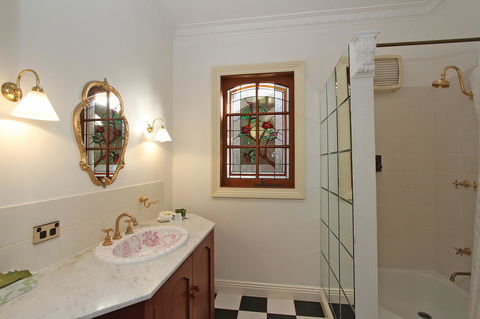 Grosvenor Court Apartments - Tourism TAS 19