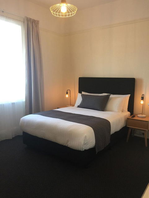 Grosvenor Court Apartments - Tourism TAS 24