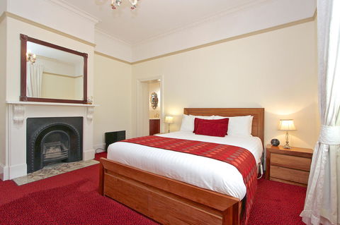 Grosvenor Court Apartments - Tourism TAS 17