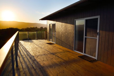 Seymour Waves - Tourism TAS 25