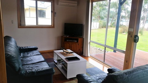 Four Seasons Waterfront Villas - Tourism TAS 31