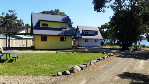 Four Seasons Waterfront Villas - Tourism TAS 9