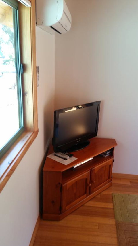 Four Seasons Waterfront Villas - Tourism TAS 13