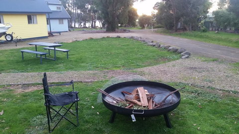 Four Seasons Waterfront Villas - Tourism TAS 15